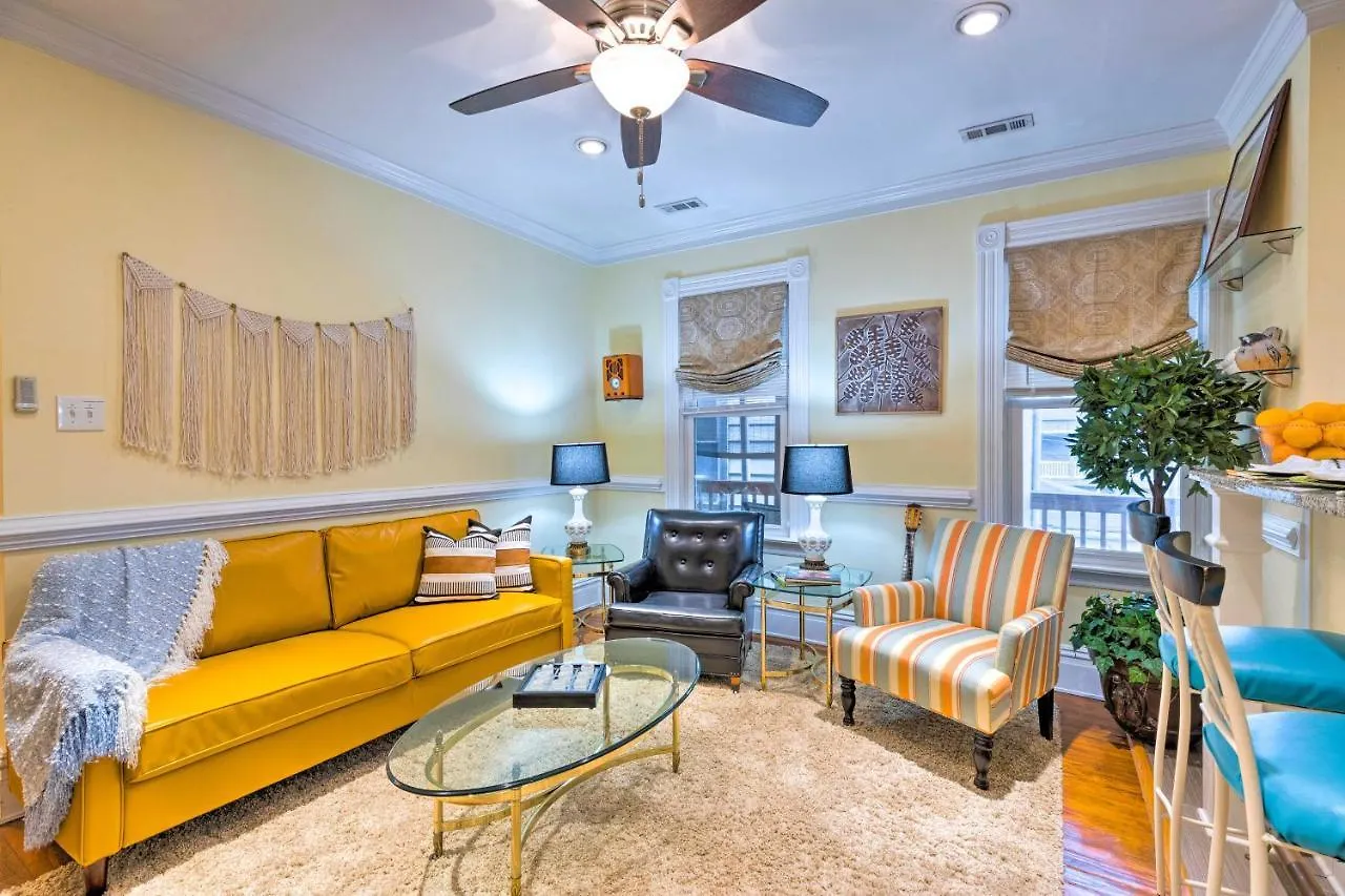 Chic Richmond Apartment With Private Deck And Patio! 0*,